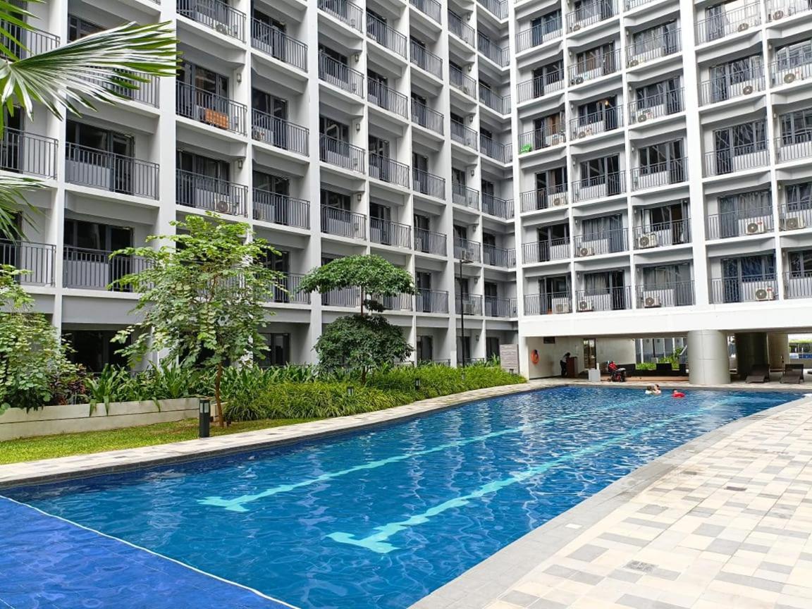 Home Away From Home Manila Exterior photo