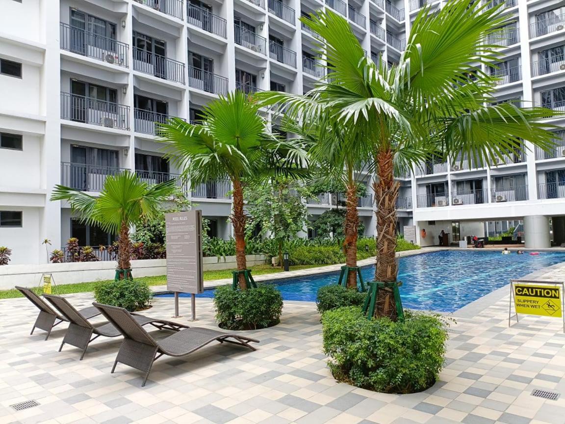 Home Away From Home Manila Exterior photo